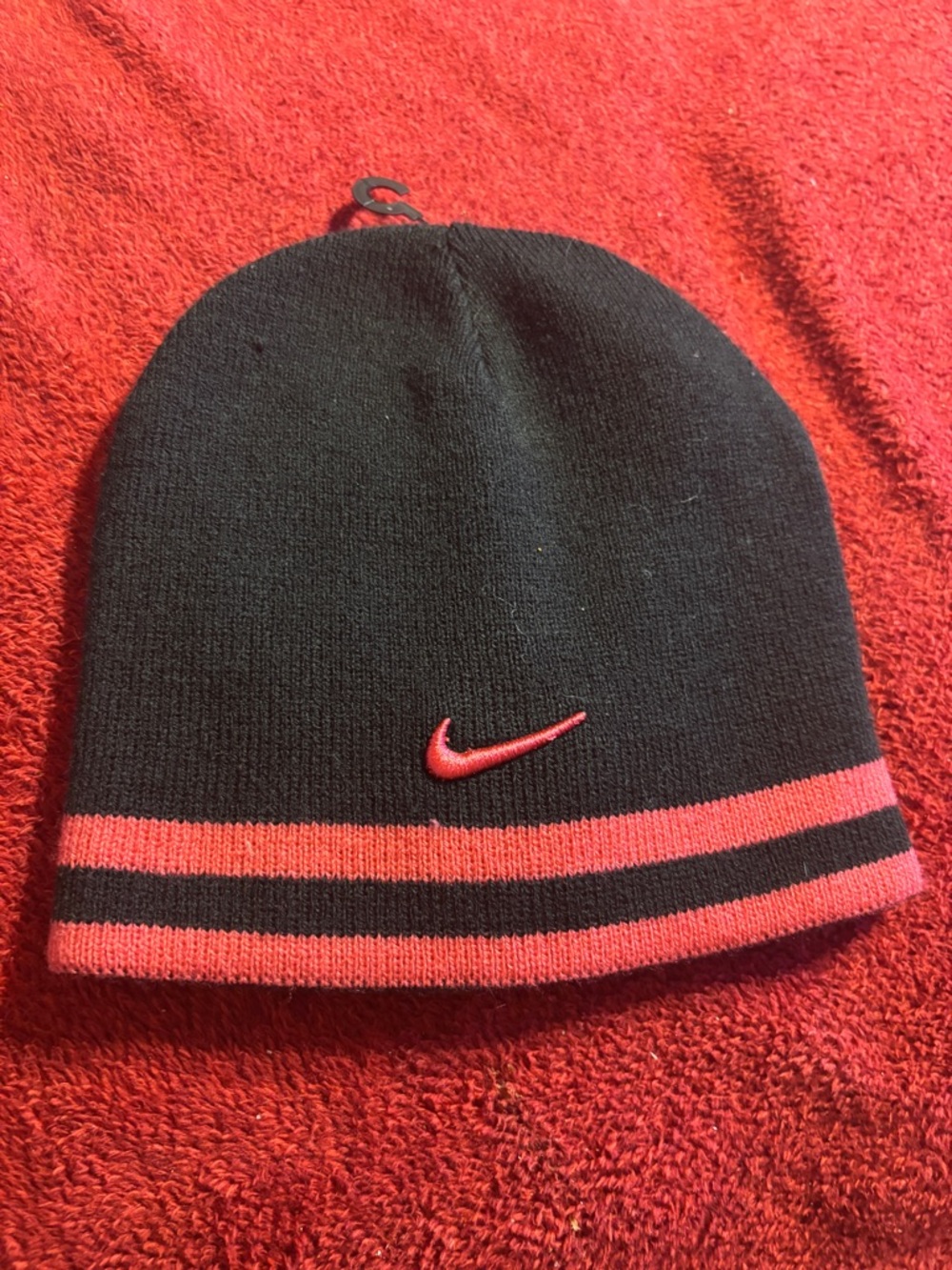 Nike Kids Black and Red Beanie Hat size 4-6x. New